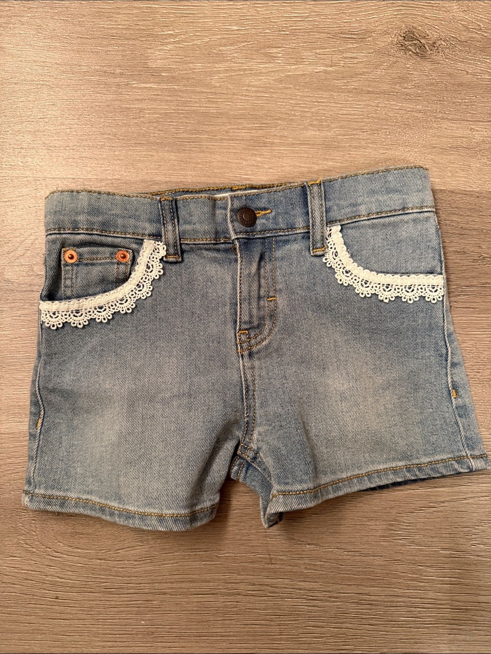 Levi’s Denim Girlfriend Shorts with Lace Trim size 6